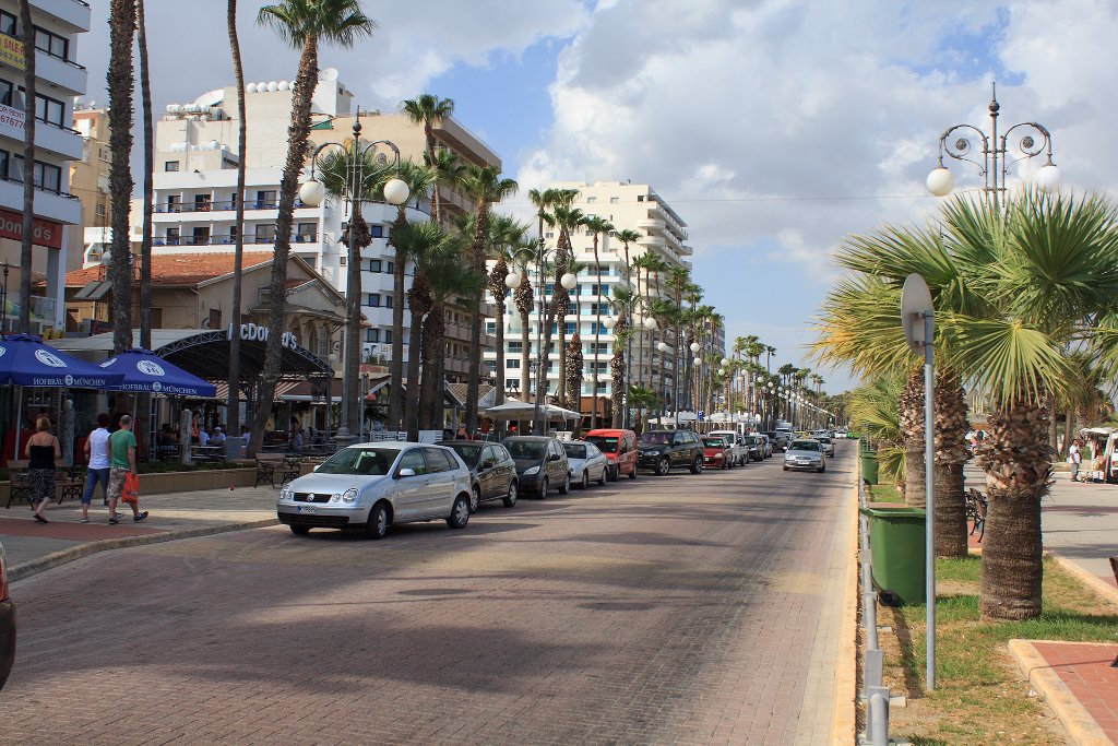 02-Larnaca Boulevard.jpg - Larnaca Boulevard